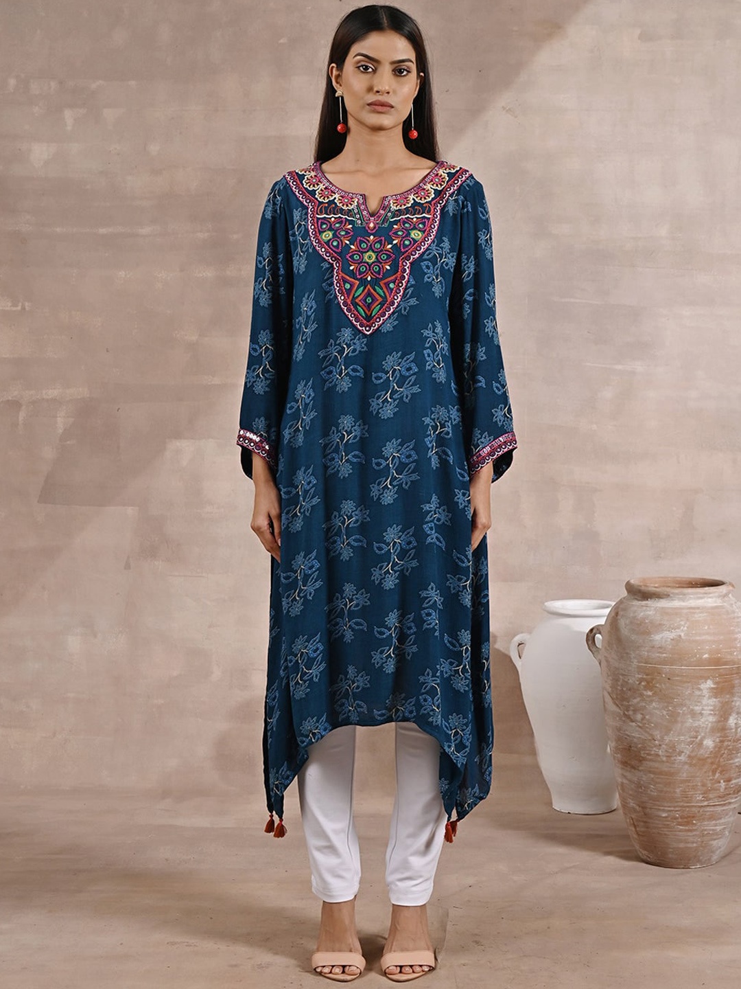 

Lakshita Women Teal Floral Printed Flared Sleeves Kurta
