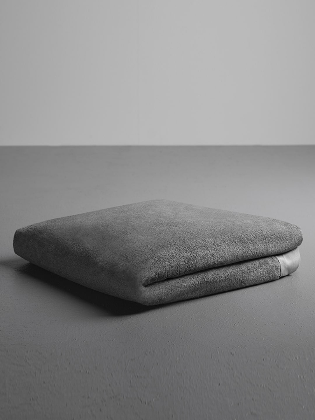 

Sleepyhead Grey 200 GSM Waterproof Mattress Protector