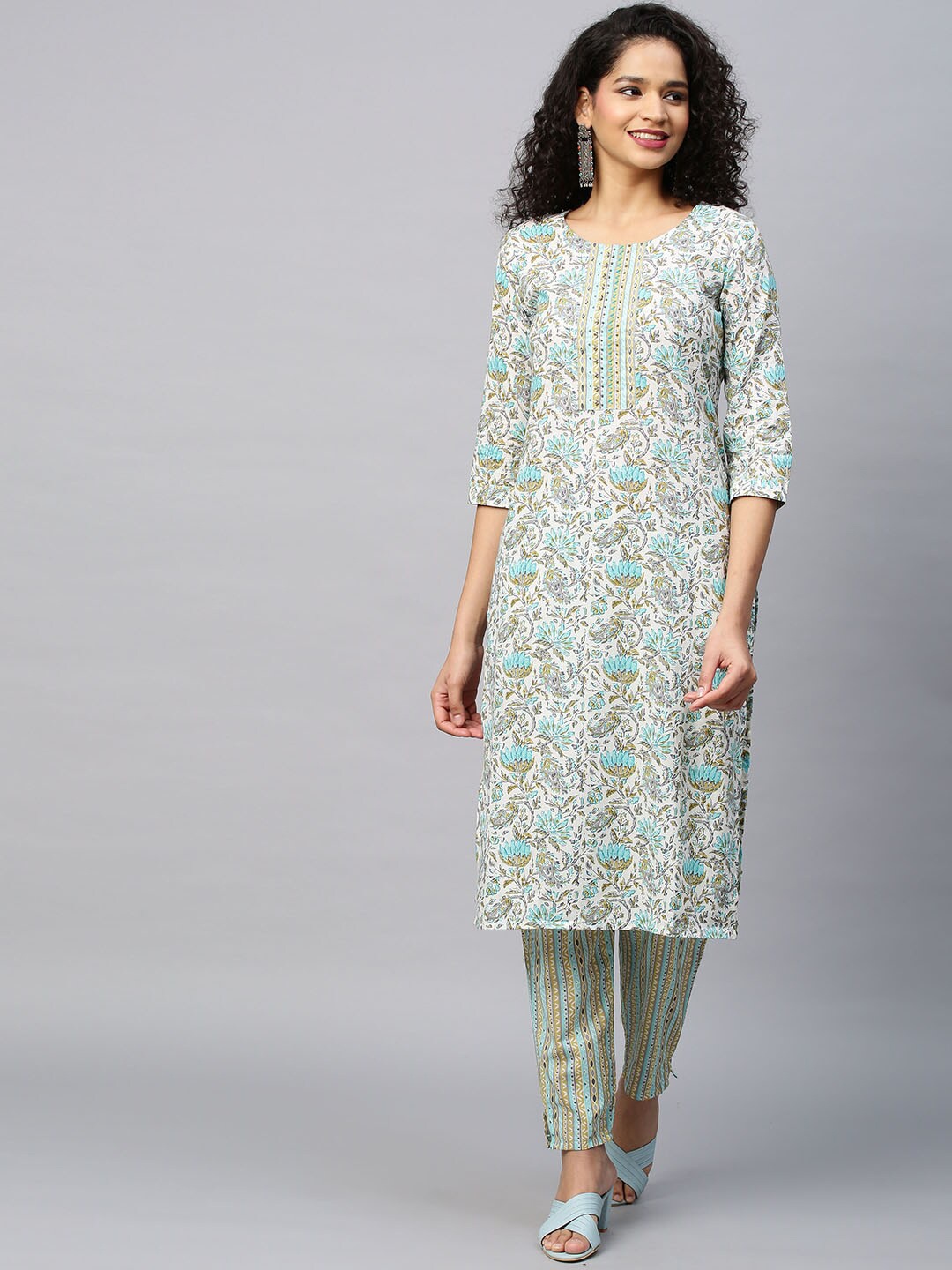 

INDYES Women White Floral Printed Beads and Stones Pure Cotton Kurta with Trousers
