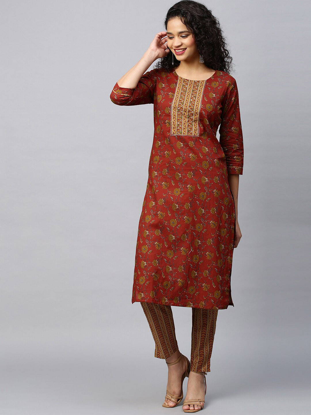

INDYES Women Maroon Floral Printed Sequinned Pure Cotton Kurta with Trousers