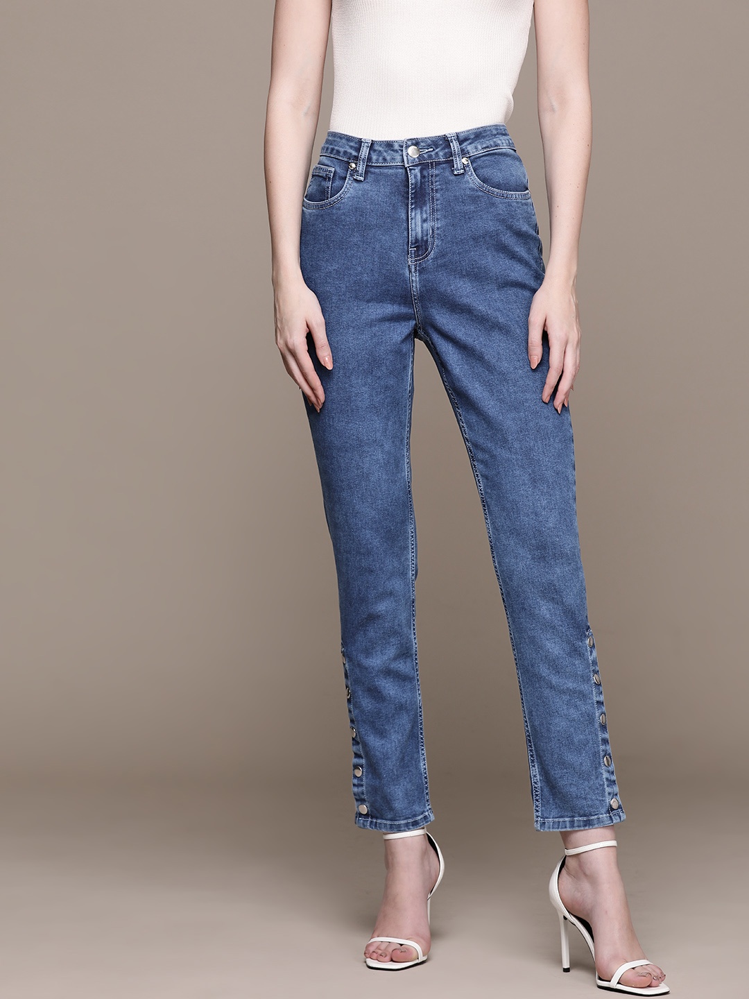 

bebe Women Straight Fit High-Rise Stretchable Jeans, Blue