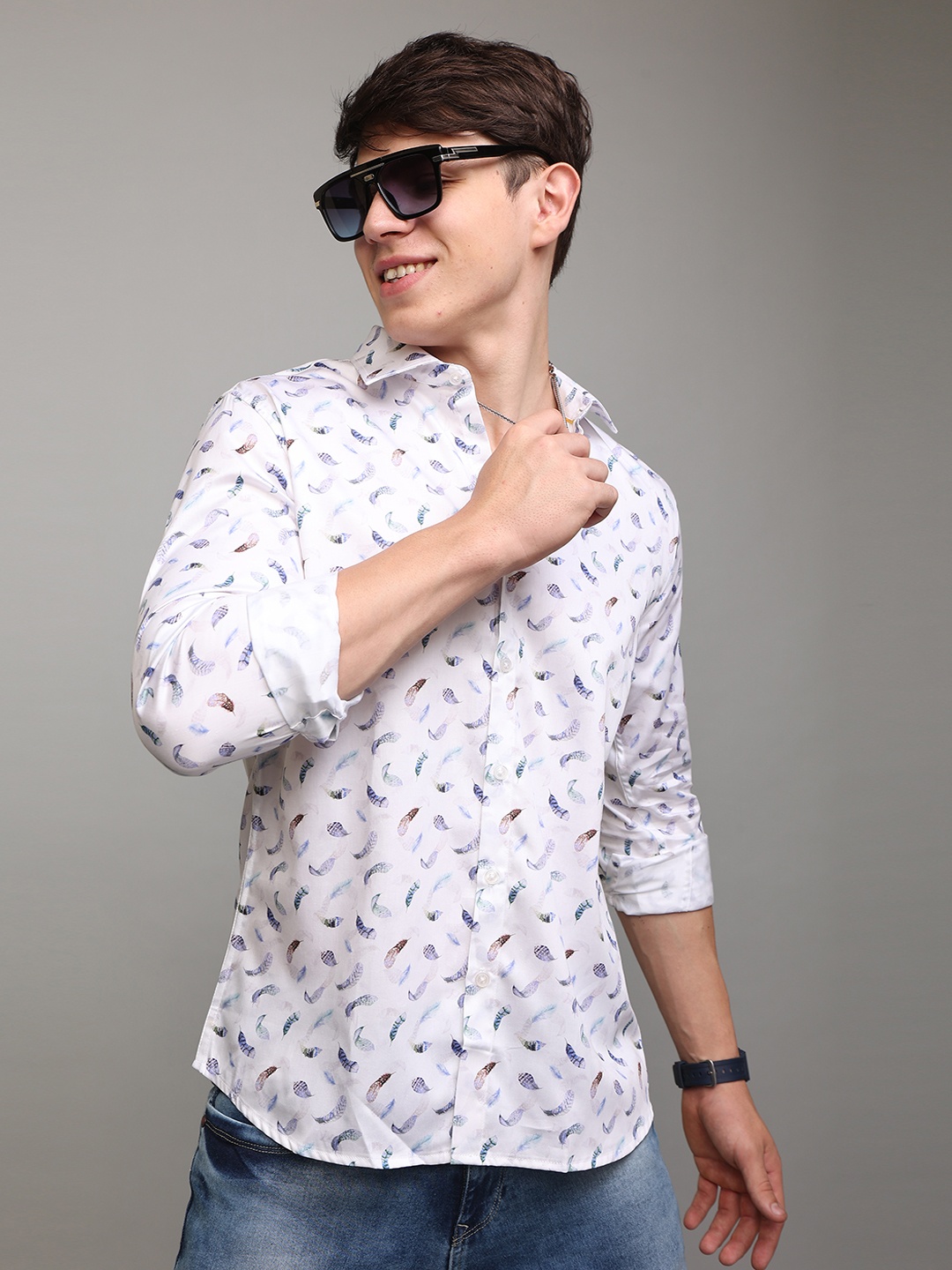 

Snitch Men White Slim Fit Printed Casual Shirt