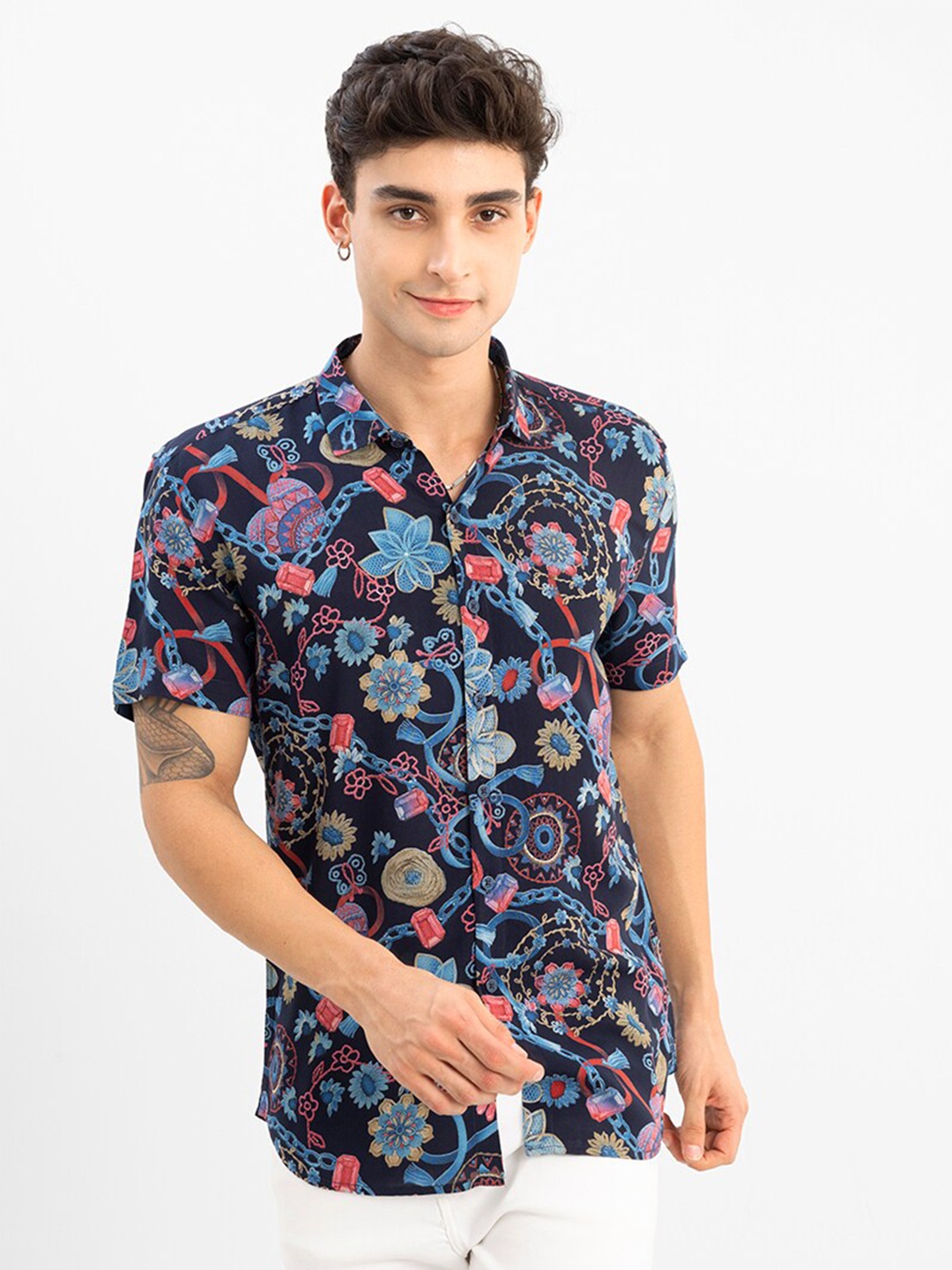 

Snitch Men Blue Slim Fit Floral Printed Casual Shirt