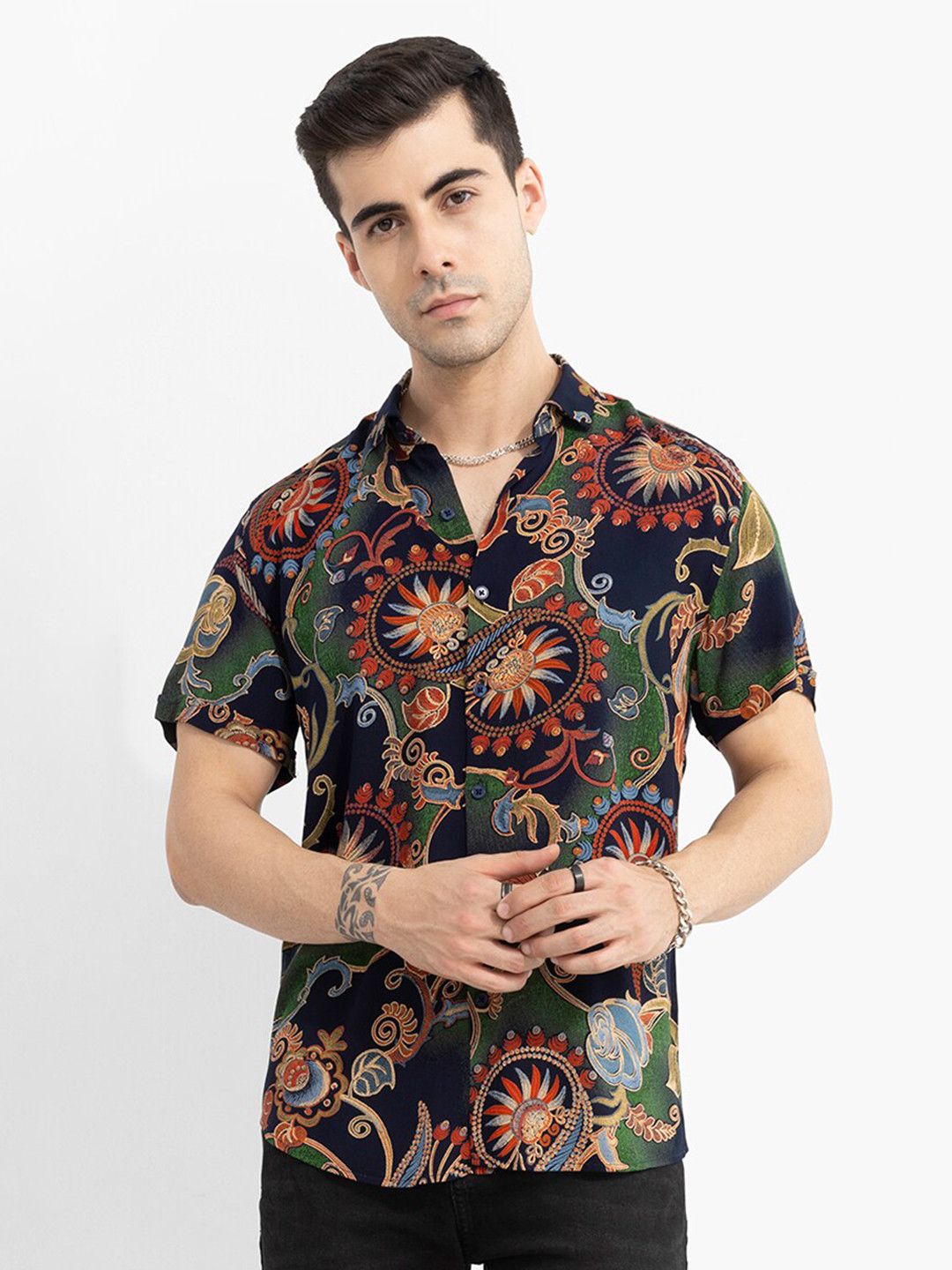 

Snitch Men Green Slim Fit Floral Printed Casual Shirt
