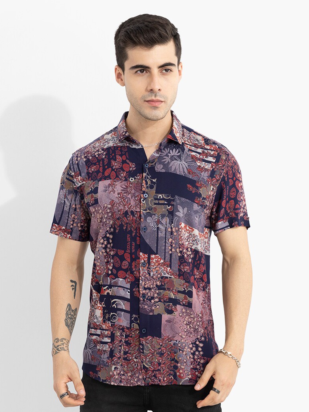 

Snitch Men Red Slim Fit Printed Casual Shirt