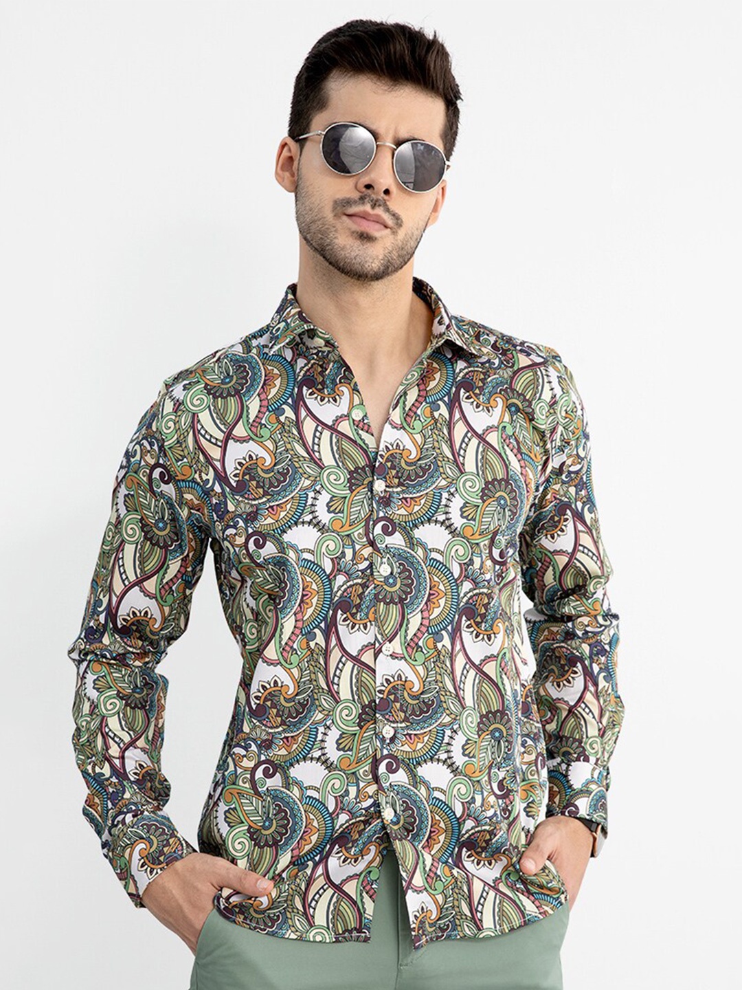 

Snitch Men Beige Slim Fit Floral Printed Casual Shirt