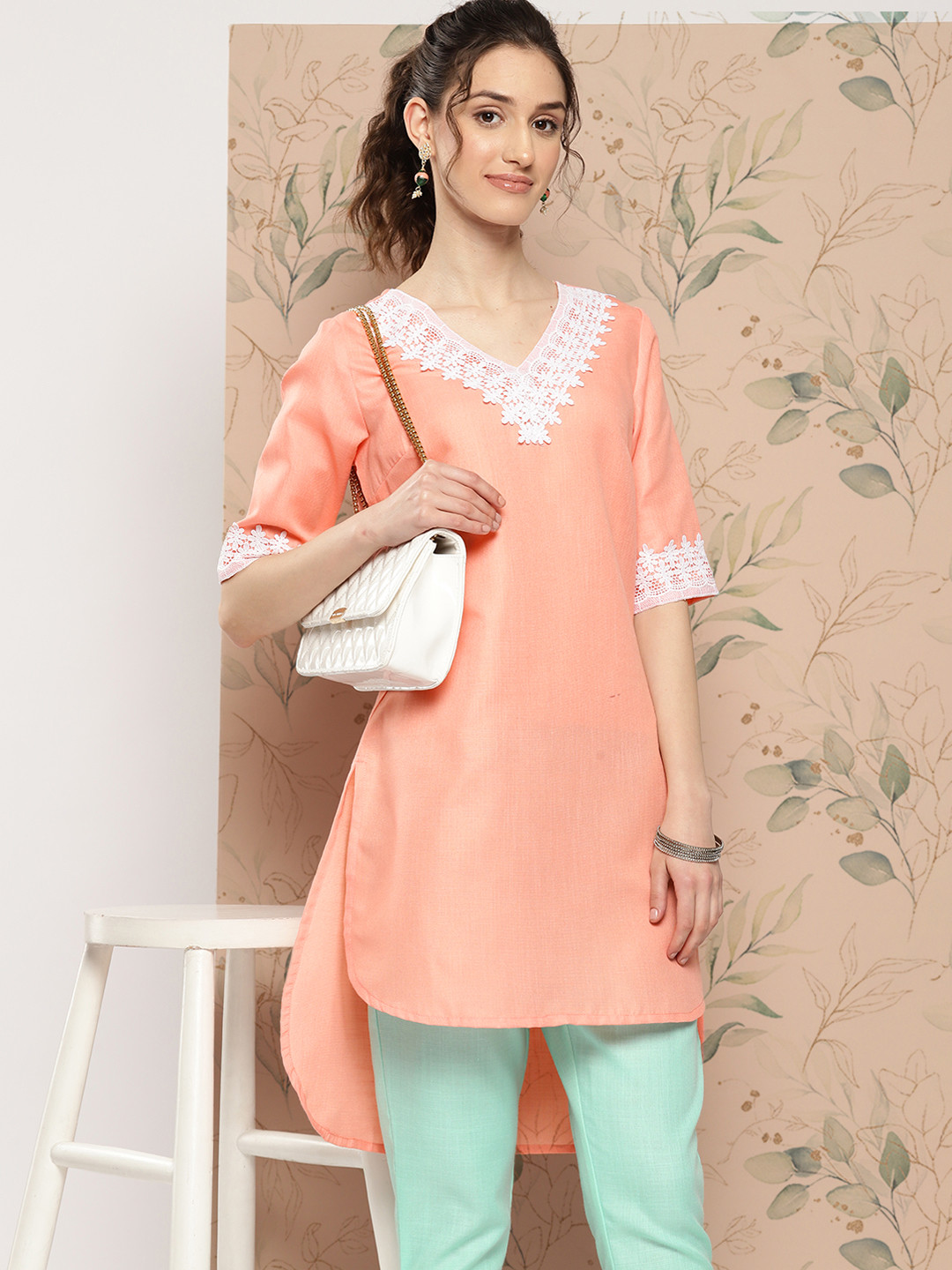 

Sangria Women Solid Lace Insert Kurta with Trousers, Peach