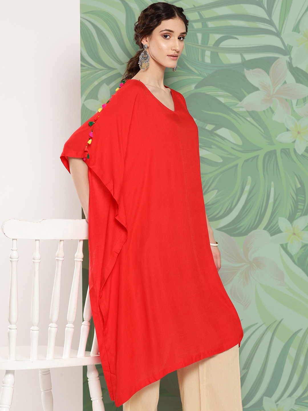 

Sangria V-Neck Extended Sleeves Asymmetric Hem Kaftan Kurta, Red