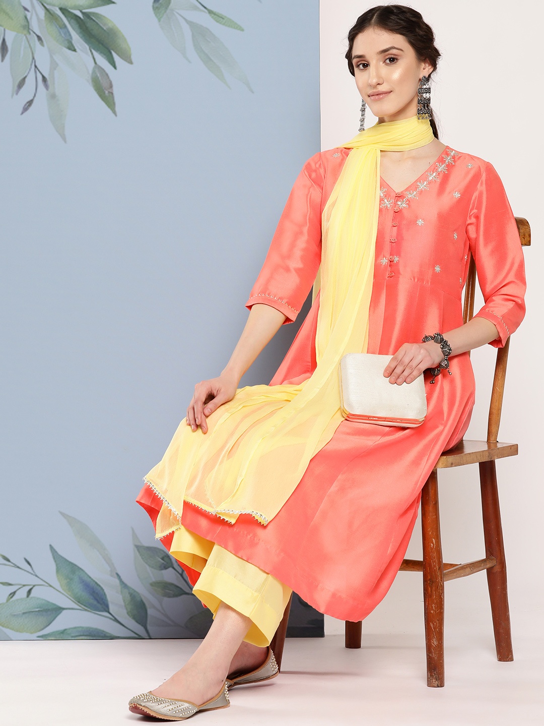 

Sangria Ethnic Motifs Embroidered Panelled Thread Work Kurta with Palazzos & With, Peach