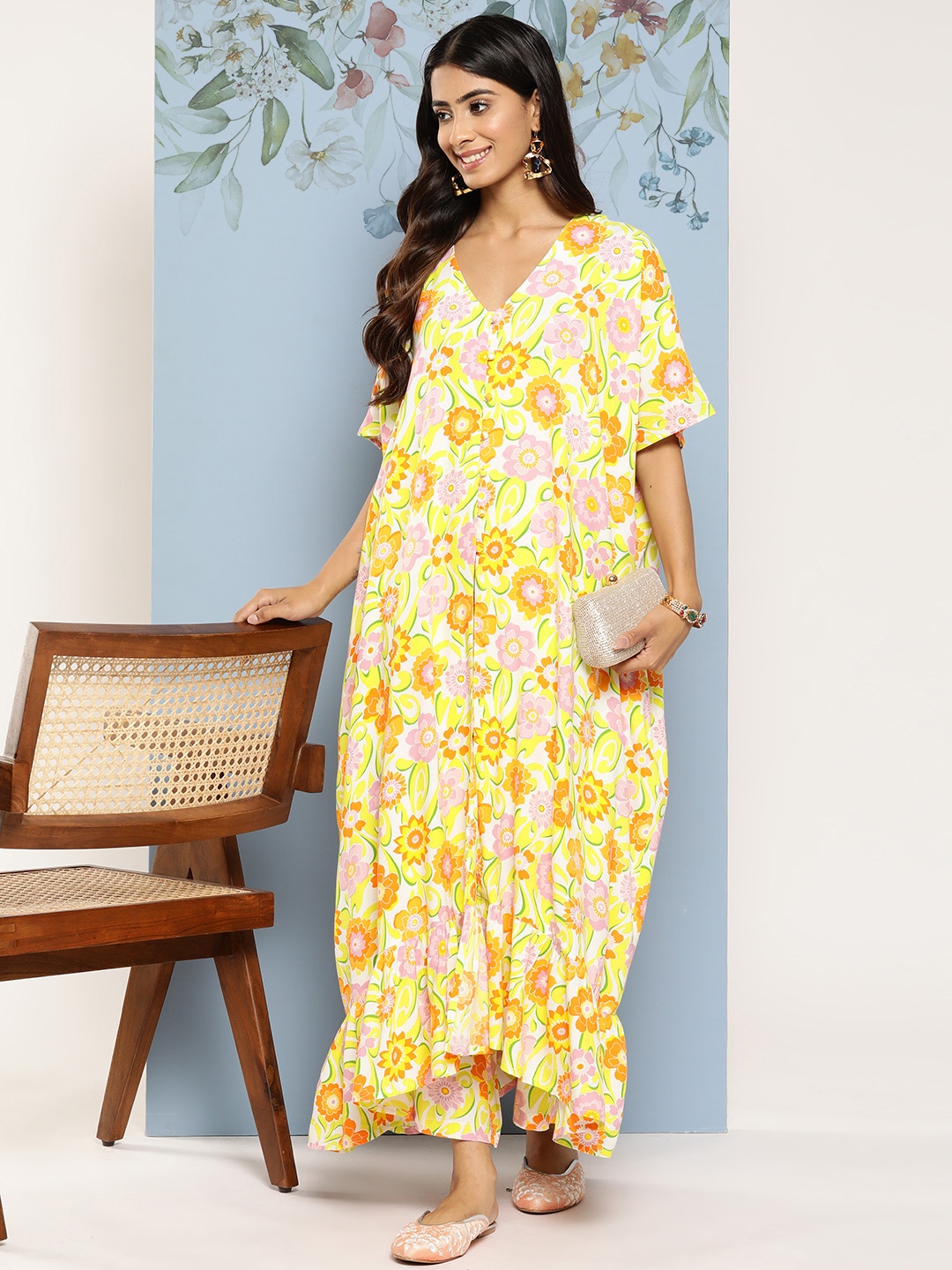 

Sangria Floral Printed High Slit Kurta with Palazzos, Lime green