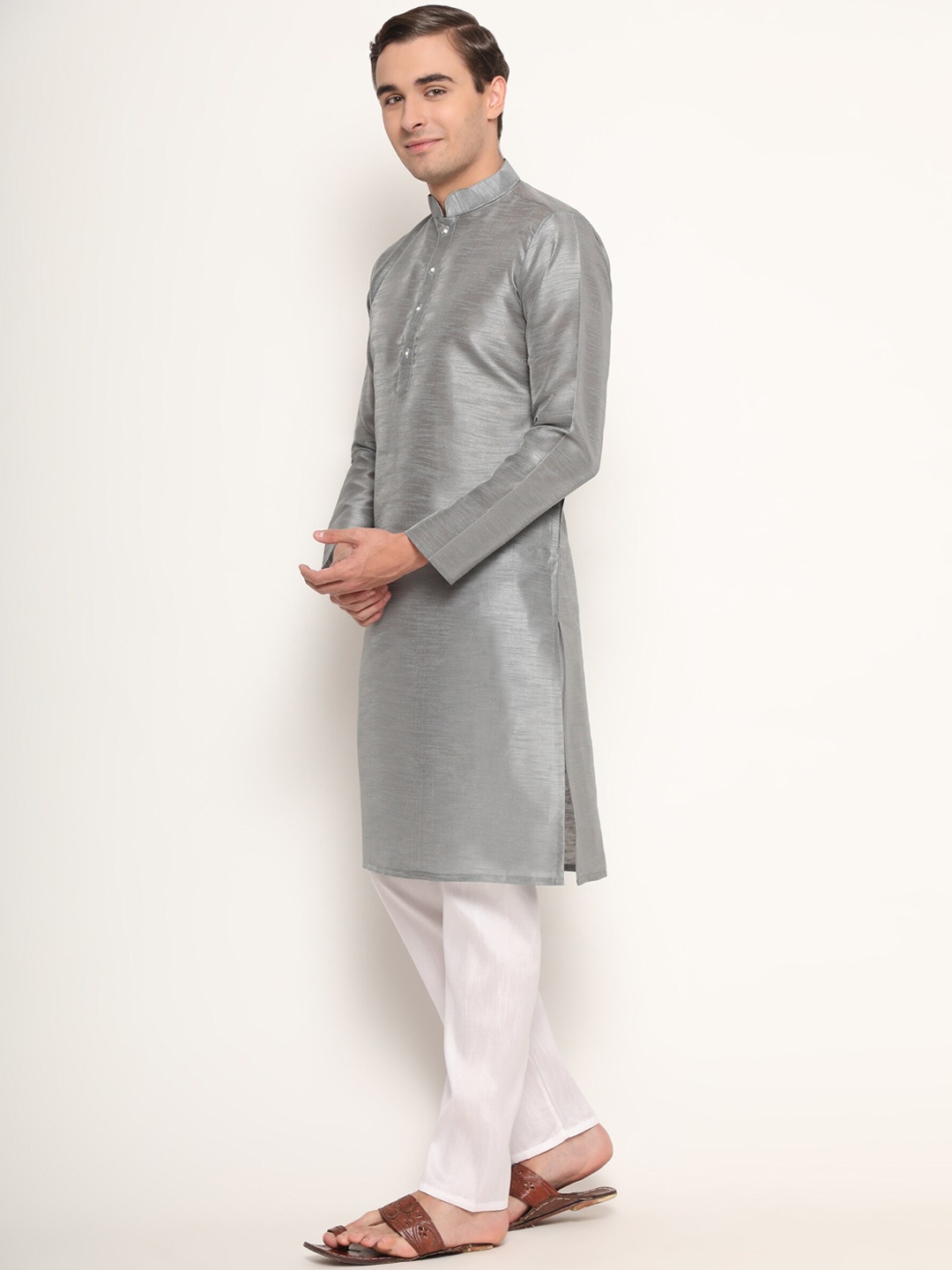 

GoStyle Men Dupion Silk Kurta with Pyjamas, Grey