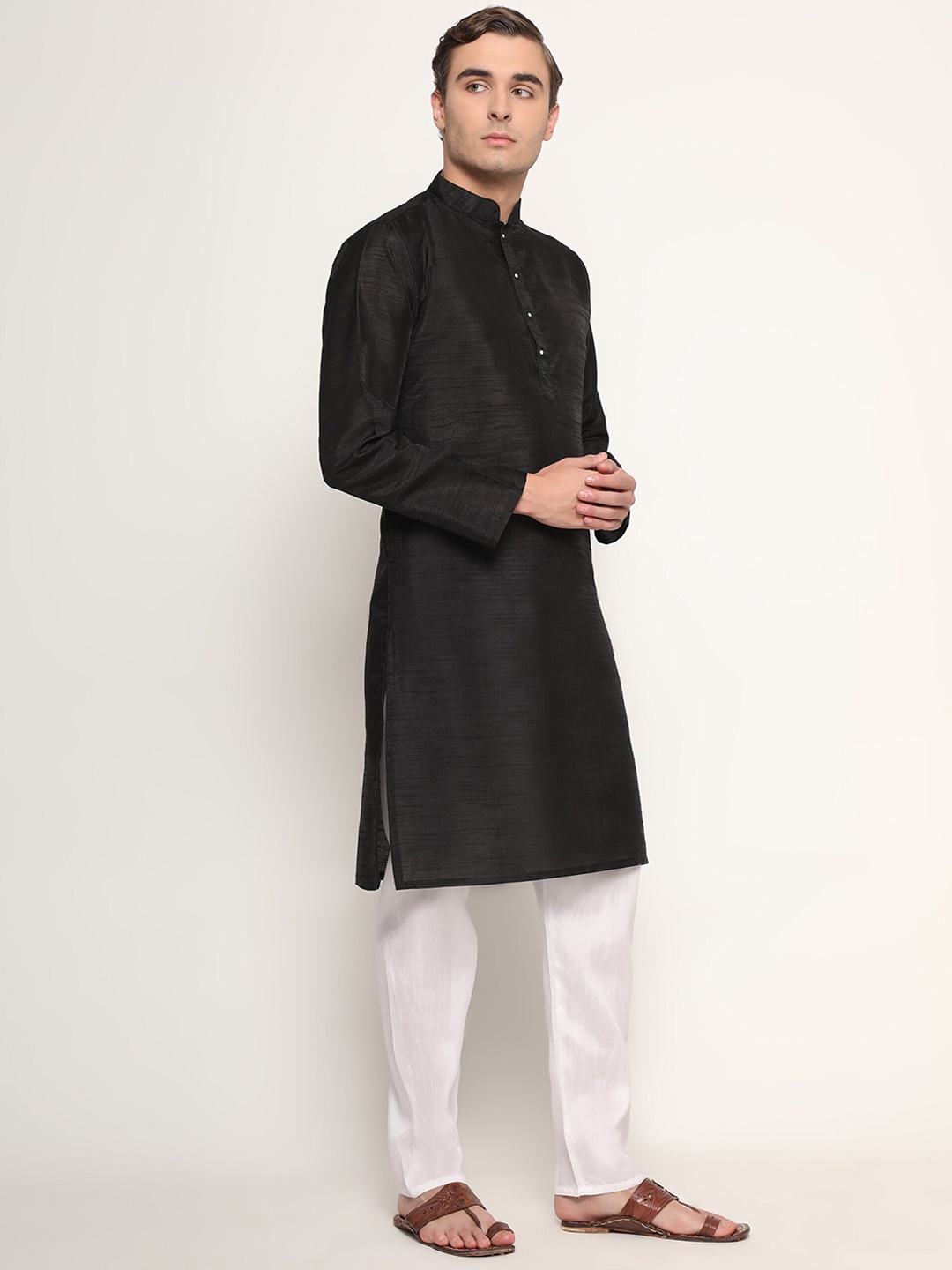 

GoStyle Men Dupion Silk Kurta with Pyjamas, Black