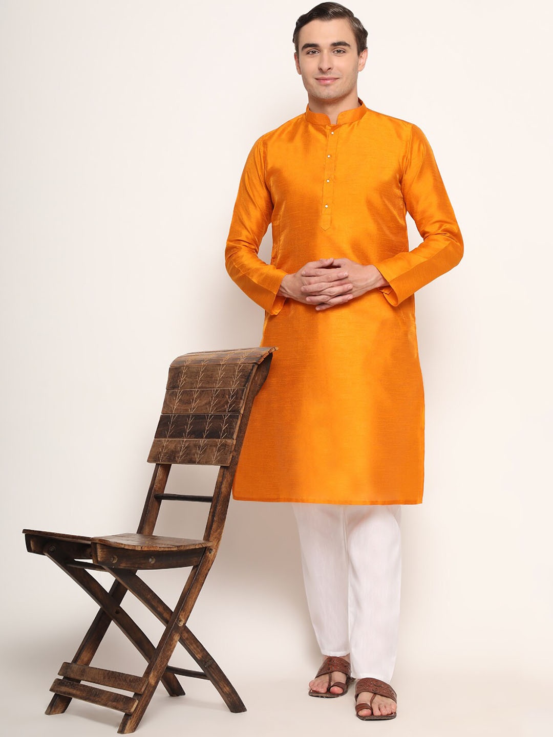 

GoStyle Men Kurta with Pyjamas, Orange