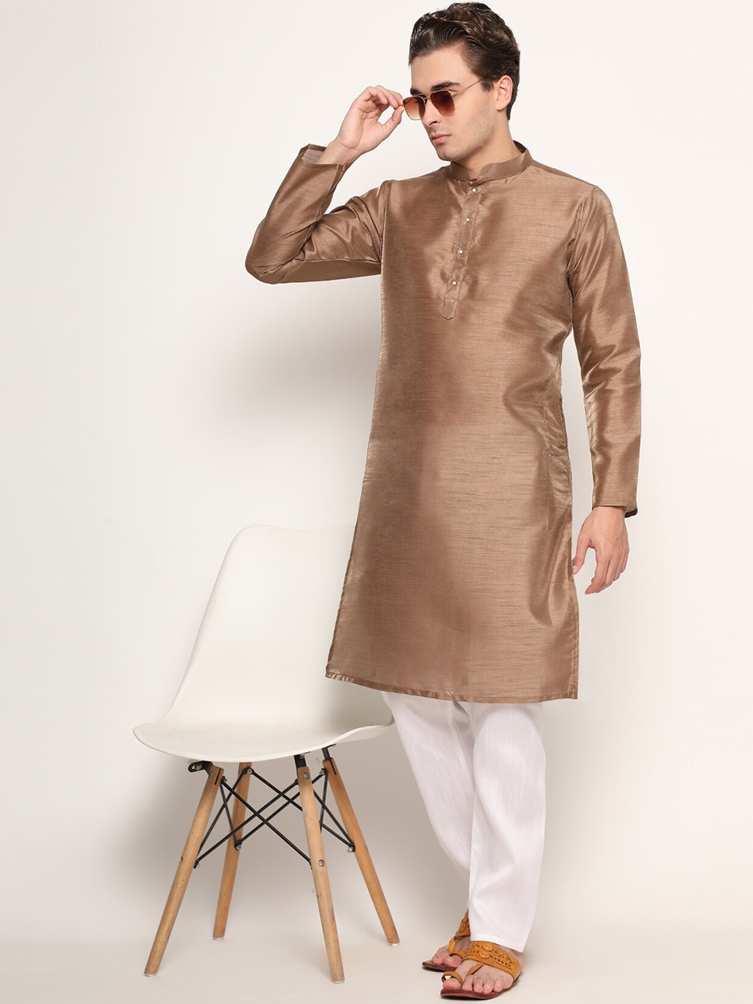 

GoStyle Men Dupion Silk Kurta with Pyjamas, Brown