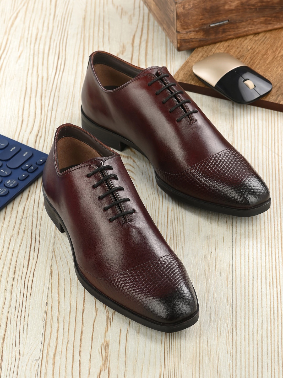 

House of Pataudi Men Leather Formal Oxfords Shoes, Maroon