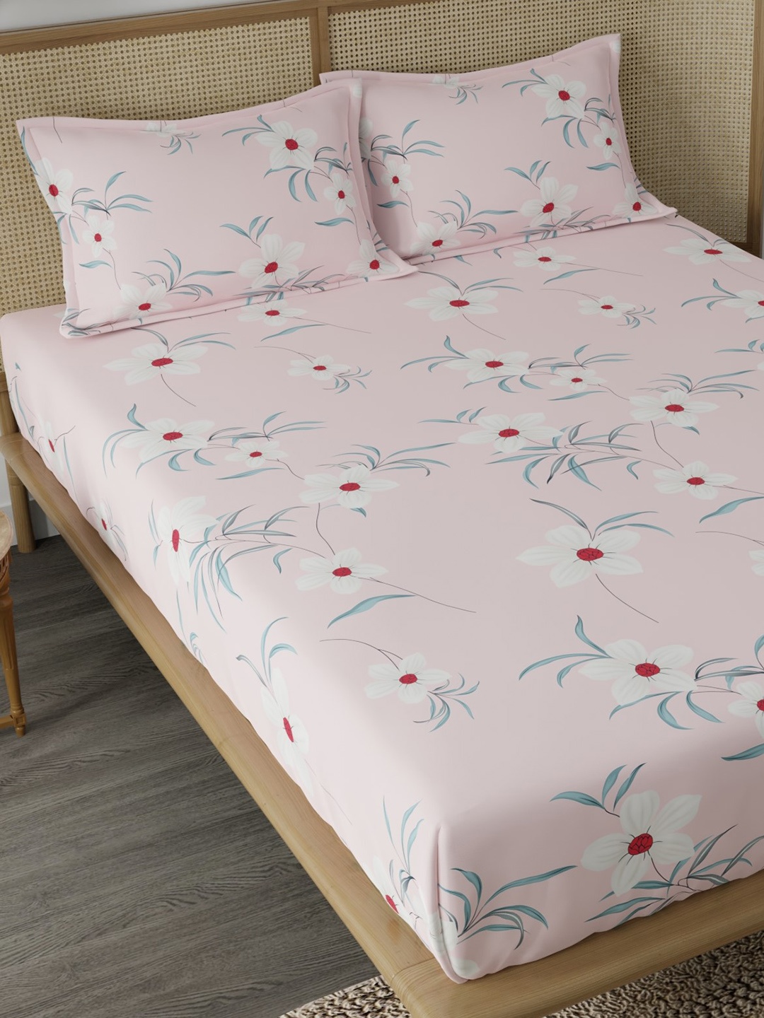 

CHHAVI INDIA Pink & White Floral 210 TC Queen Bedsheet with 2 Pillow Covers