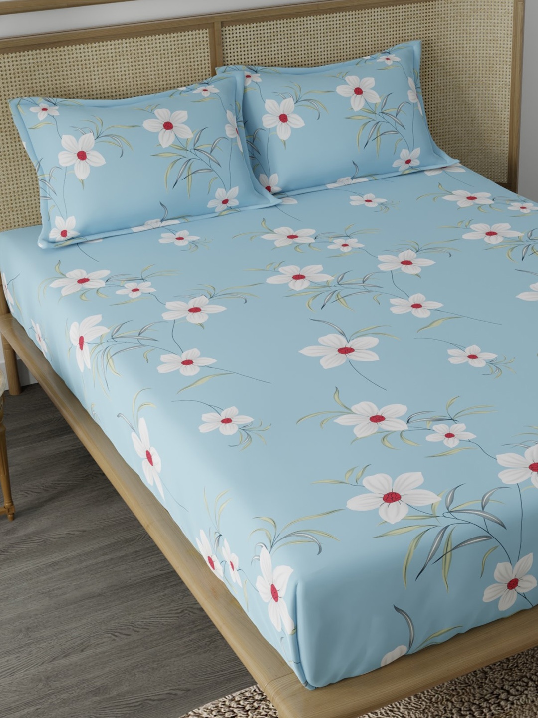 

CHHAVI INDIA Blue & White Floral Printed 210 TC Queen Bedsheet with 2 Pillow Covers