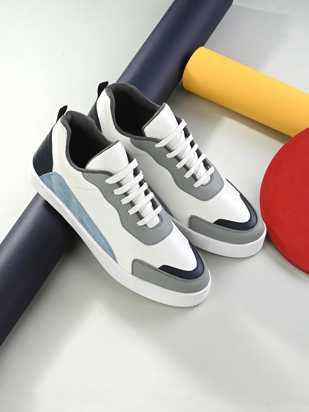 

Mast & Harbour Men Colourblocked Lightweight Sneakers, White