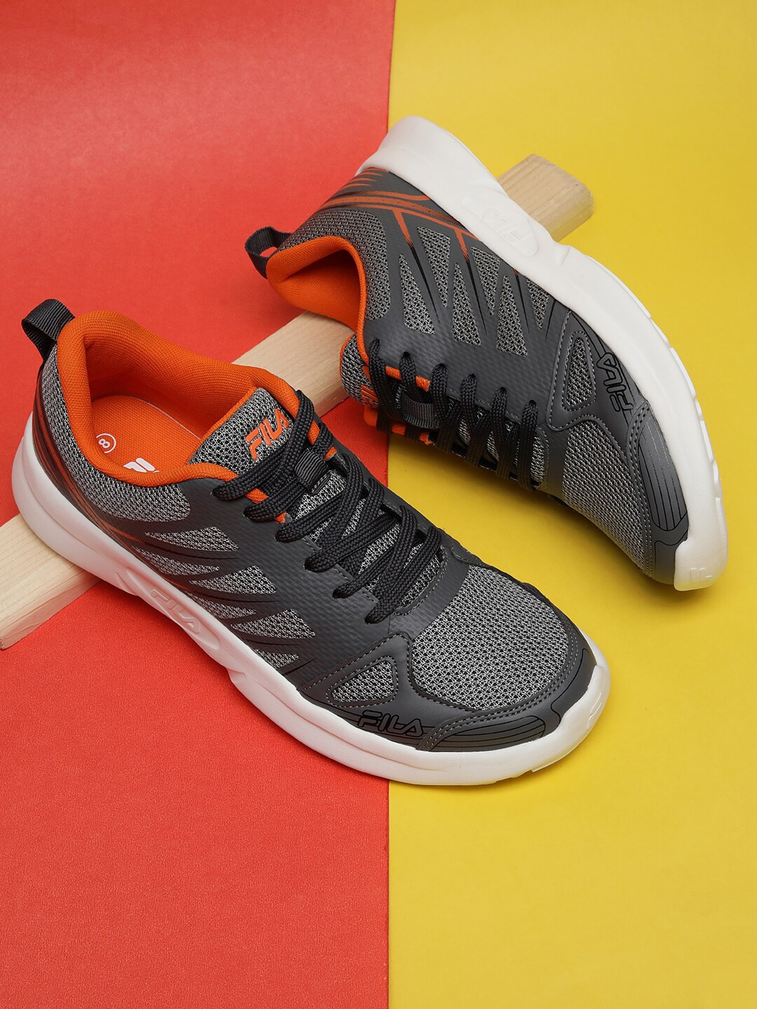 

FILA Men Mesh Running Dan Shoes, Grey