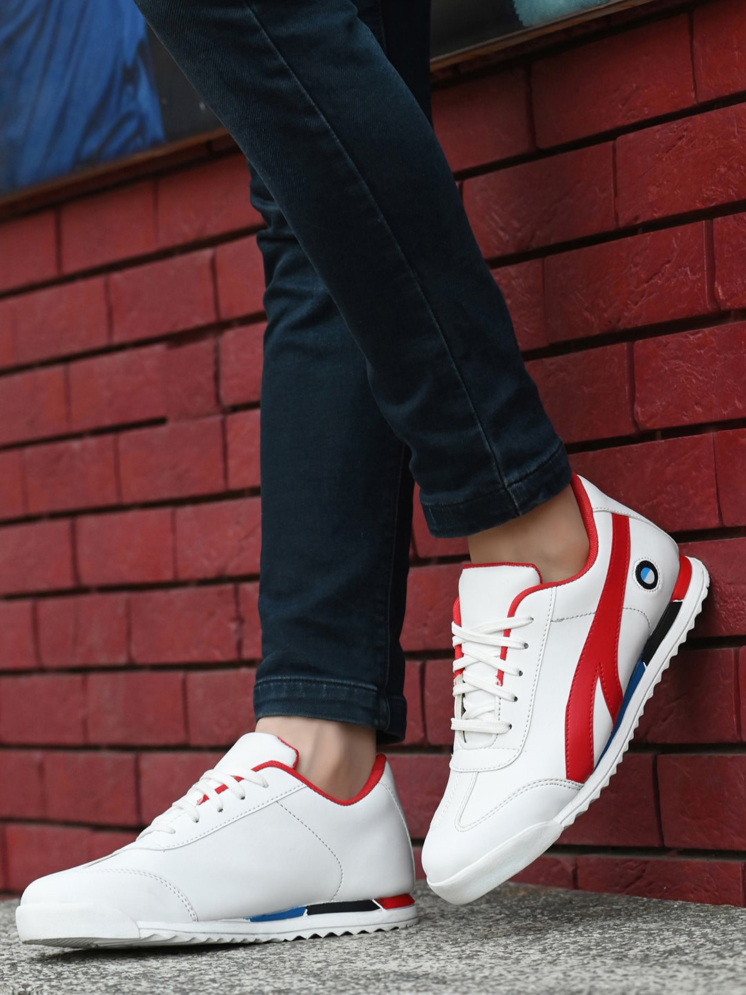

Mactree Men Colourblocked Sneakers, White