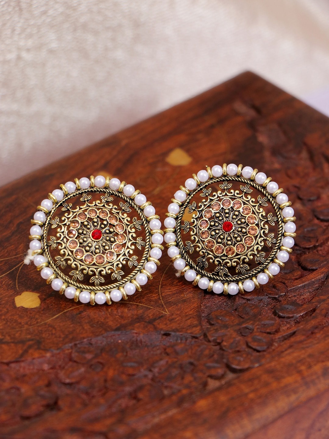 

Crunchy Fashion Gold-Plated Circular Studs Earrings, White