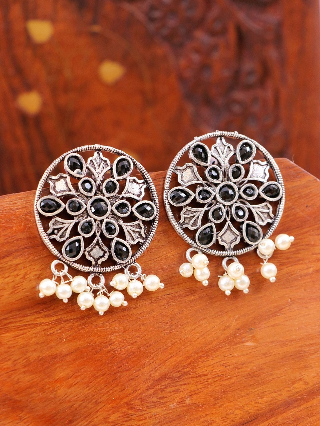 

Crunchy Fashion Floral Studs Earrings, Black
