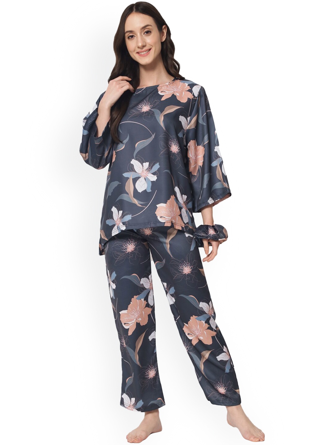 

FFLIRTYGO Women Floral Printed Night suit, Charcoal
