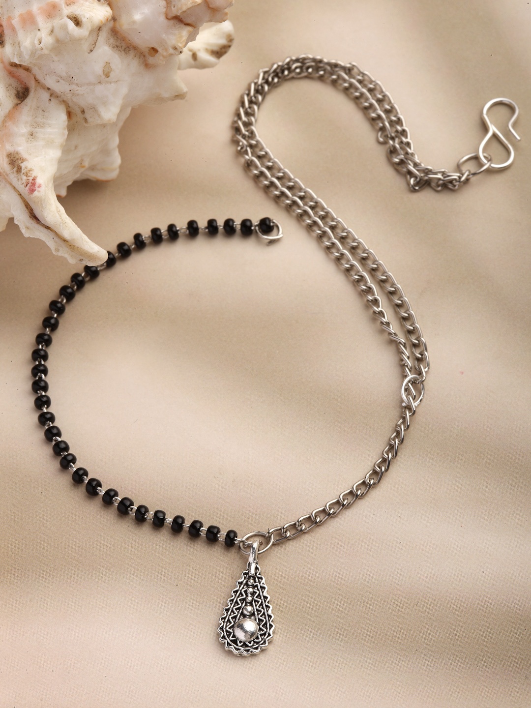 

Panash Oxidised Silver-Toned Beaded Anklet