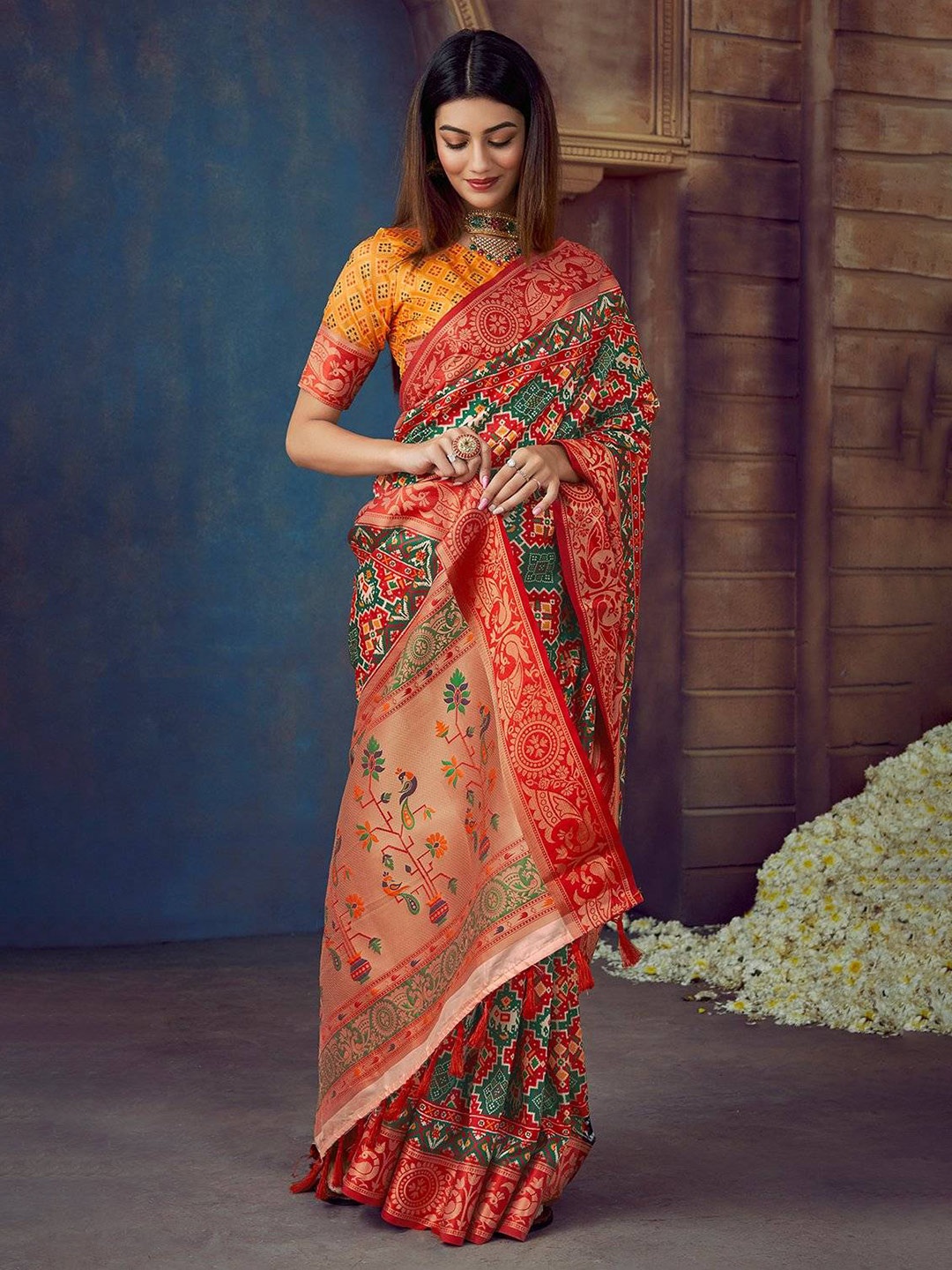 

KARAGIRI Ethnic Motifs Zari Art Silk Mysore Silk Saree, Red