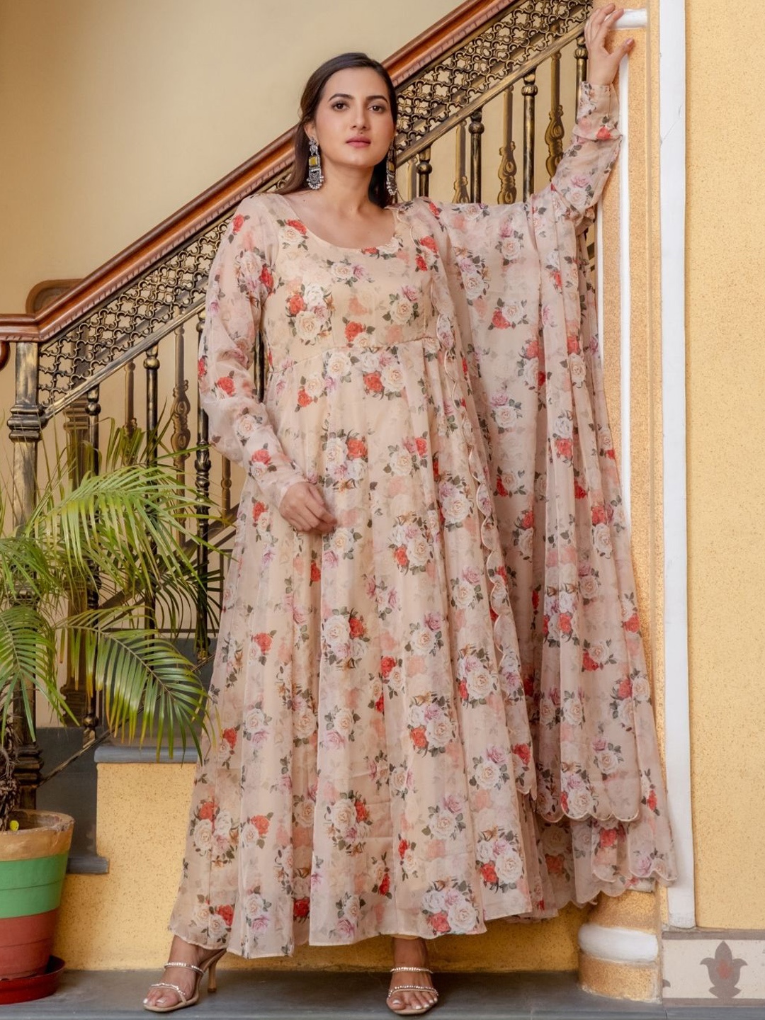 

HOUSE OF JAMOTI Women Floral Printed Pleated Kurta with Trousers & Dupatta, Beige