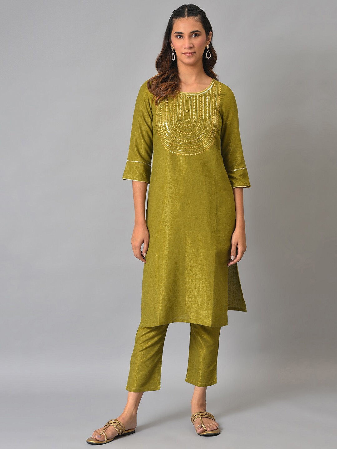 

AURELIA Women Ethnic Motifs Yoke Design Sequinned Kurta with Trousers, Green
