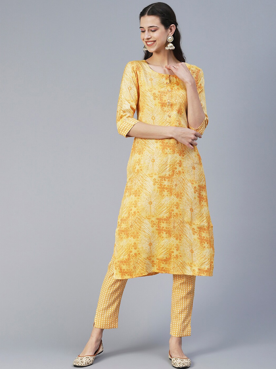 

FASHOR Floral Printed Kurta with Trousers, Yellow
