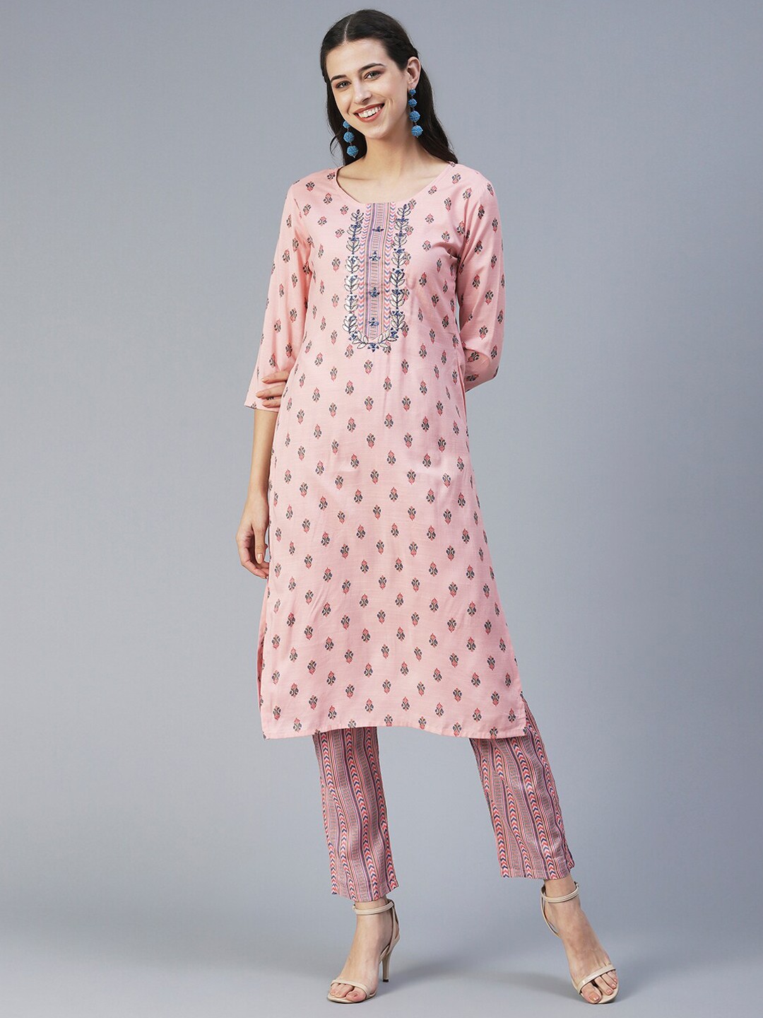 

FASHOR Ethnic Motifs Printed Gotta Patti Kurta with Trousers, Pink