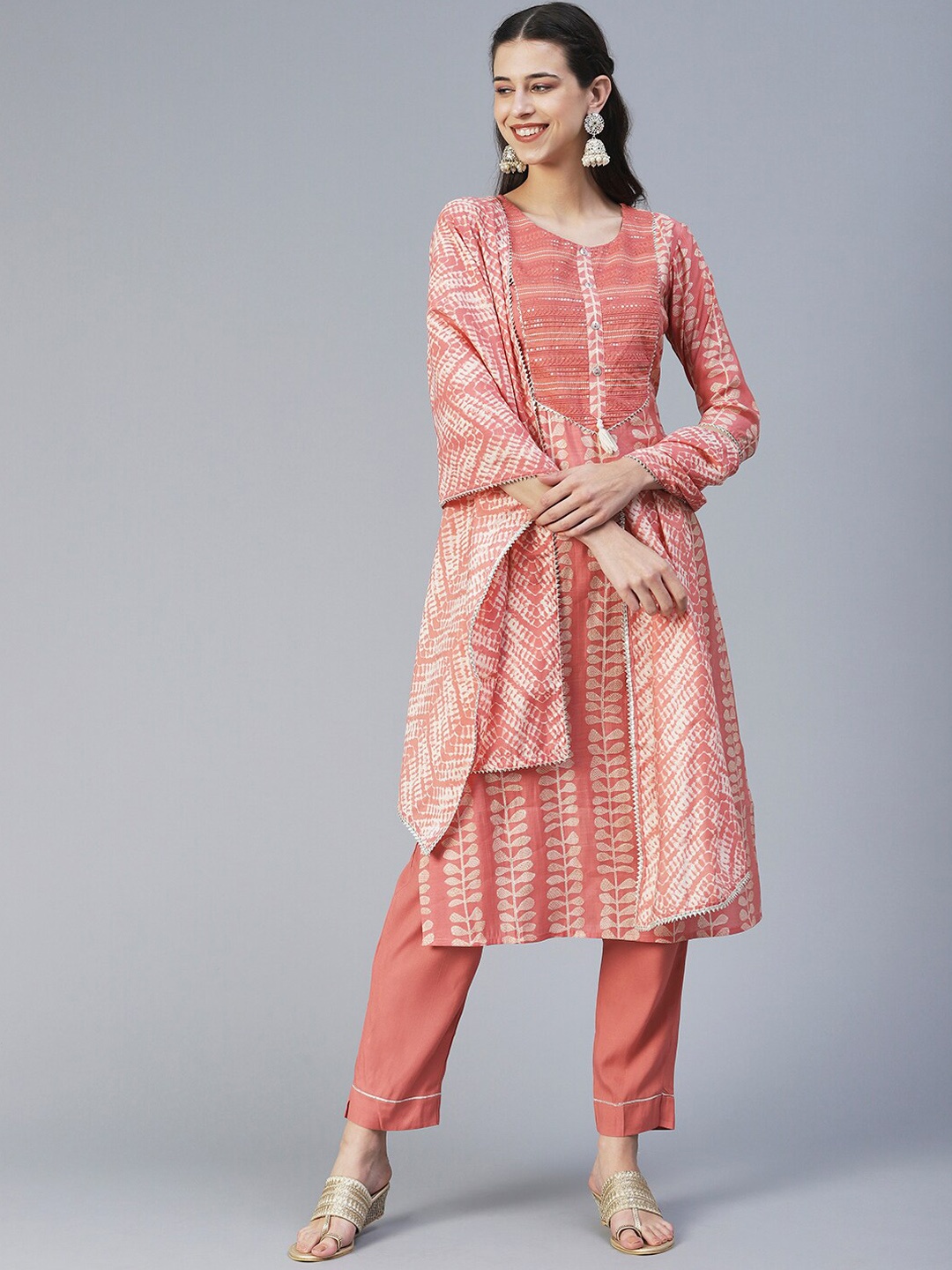 

FASHOR Women Ethnic Motifs Printed Gotta Patti Kurta With Trousers & Dupatta, Peach