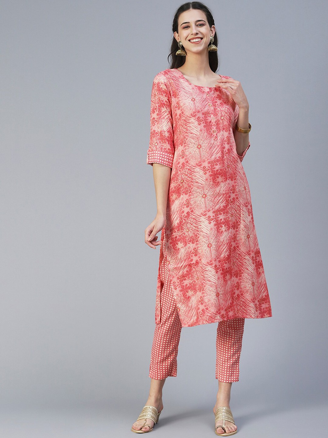 

FASHOR Women Floral Printed Kurta With Trousers, Coral