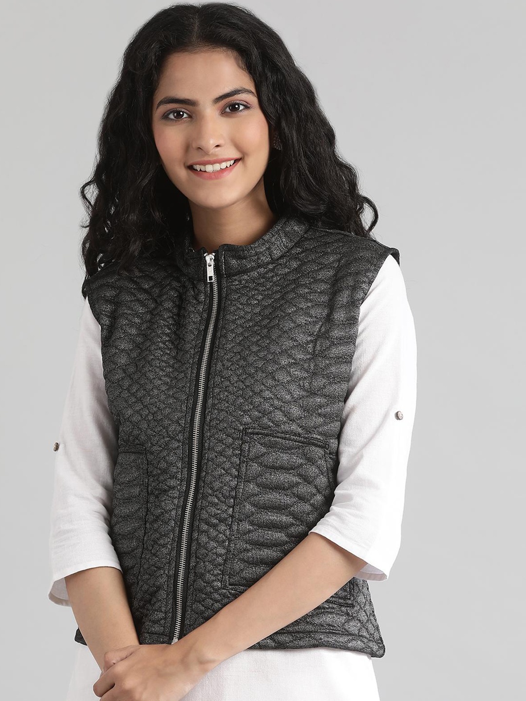 

AURELIA Women Sleeveless Quilted Jacket, Black