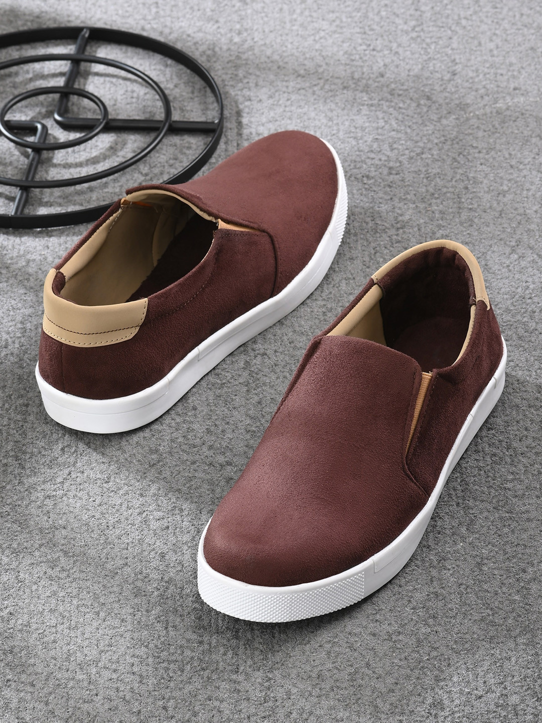 

Roadster Men Lightweight Slip-On Sneakers, Brown