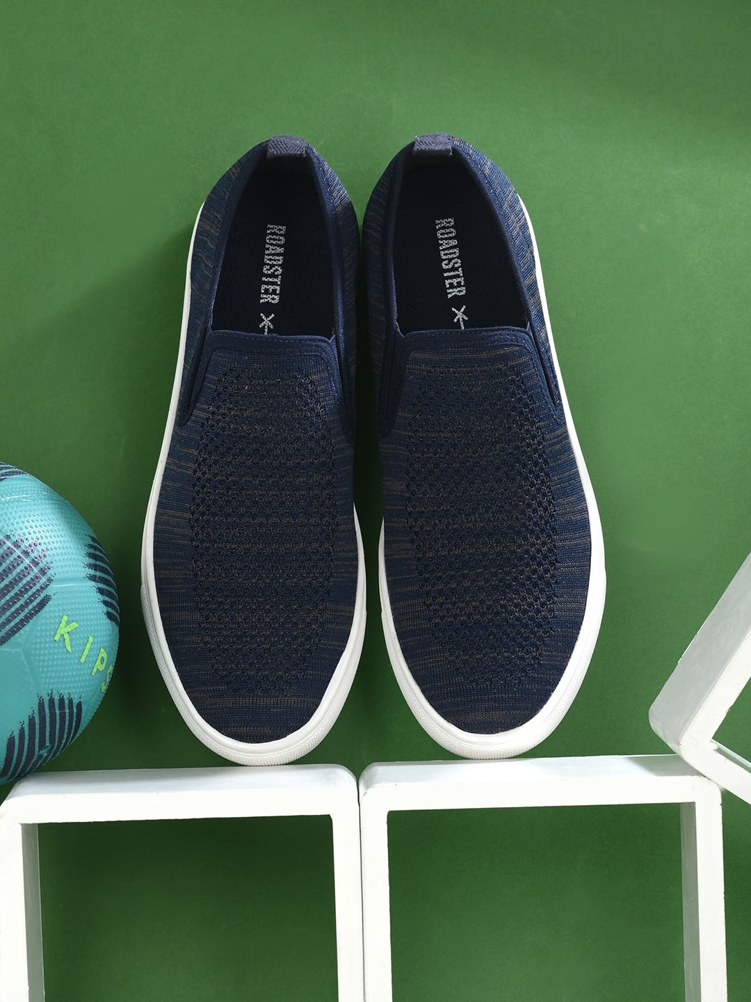 

Roadster Men Woven Design Lightweight Slip-On Sneakers, Navy blue
