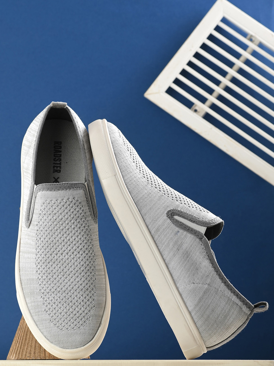 

Roadster Men Woven Design Lightweight Slip-On Sneakers, Off white