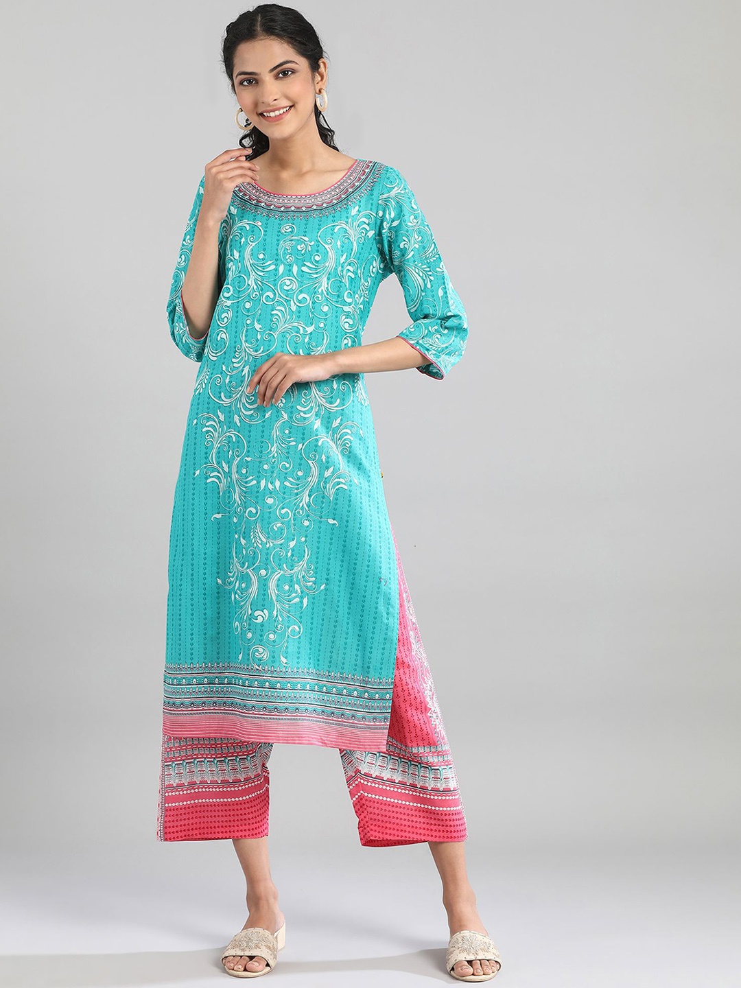 

AURELIA Ethnic Motifs Round Neck Printed Cotton Kurta, Green