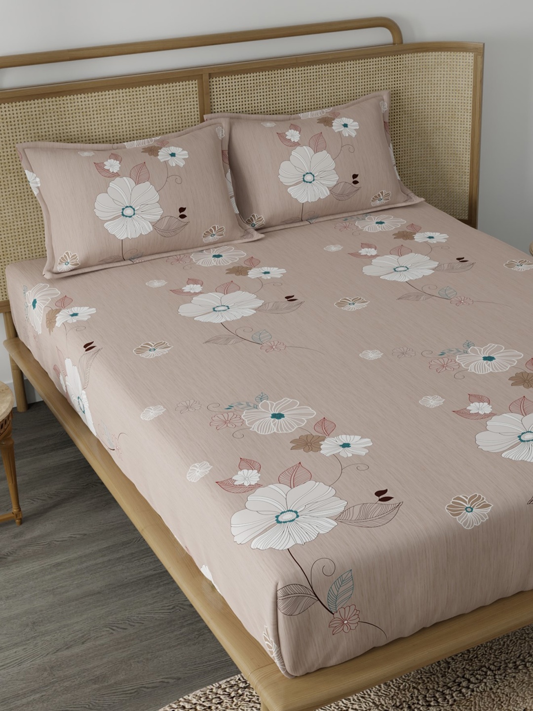 

CHHAVI INDIA Brown & White Floral Printed 210 TC Queen Bedsheet with 2 Pillow Covers