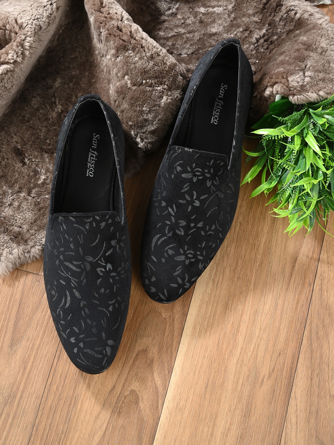 

San Frissco Men Printed Loafers, Black