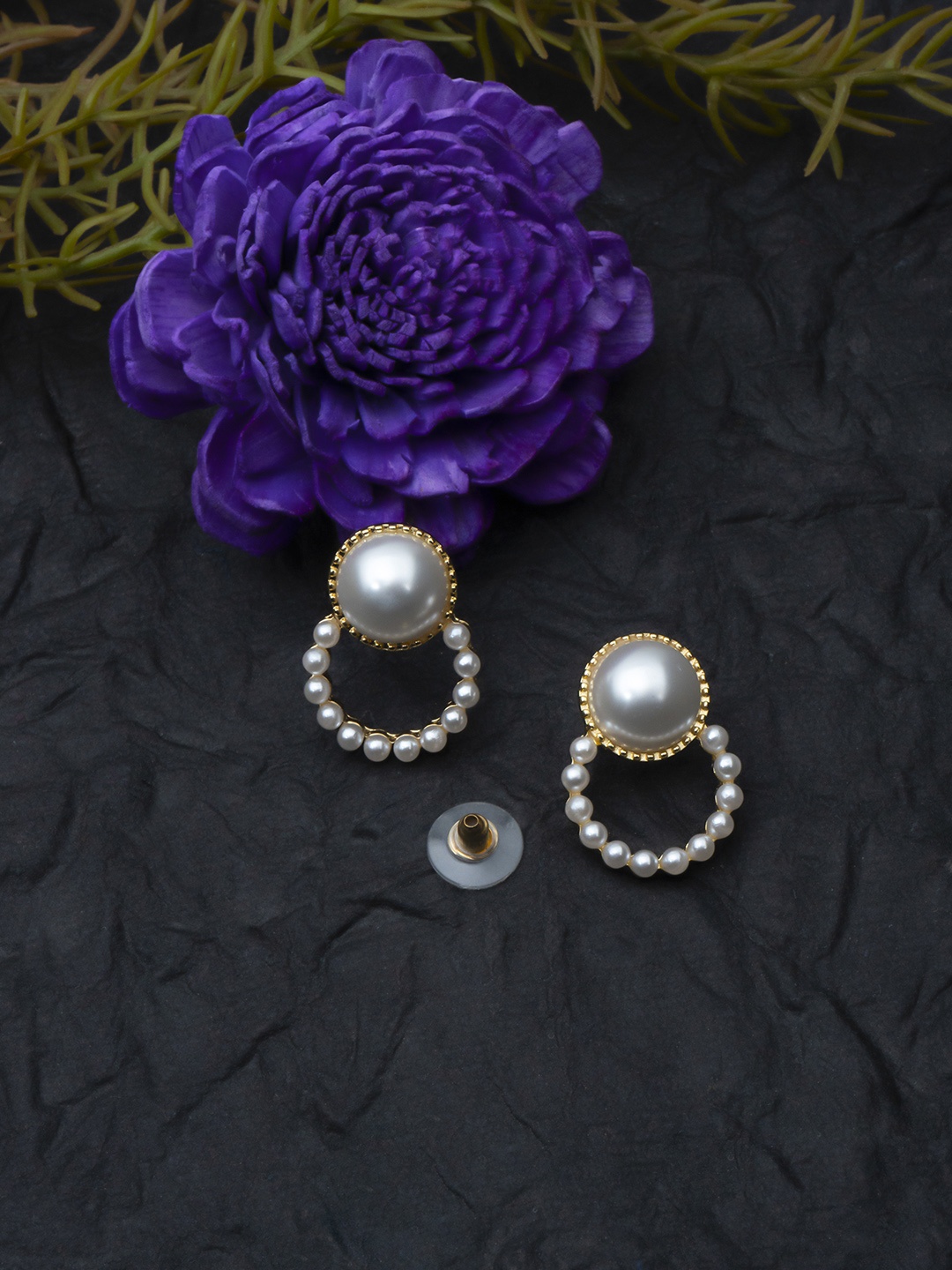 

Unwind by Yellow Chimes Gold-Plated Contemporary Pearl Studs Earrings, White