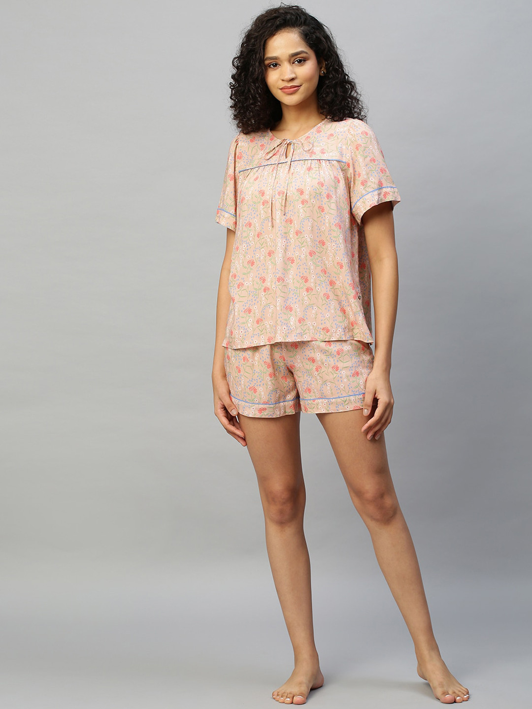 

Chemistry Women Floral Printed Night suit, Peach