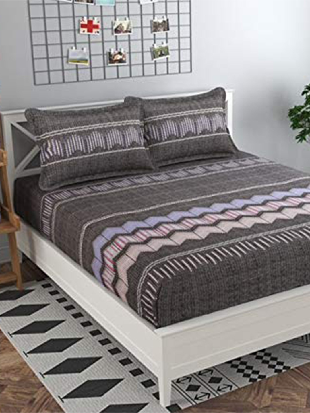 

Bajo's Grey & Purple Geometric 250 TC Cotton King Bedsheet with 2 Pillow Covers