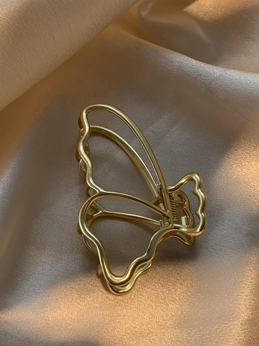 

VAGHBHATT Women Set of 4 Butterfly Claw Clip, Gold