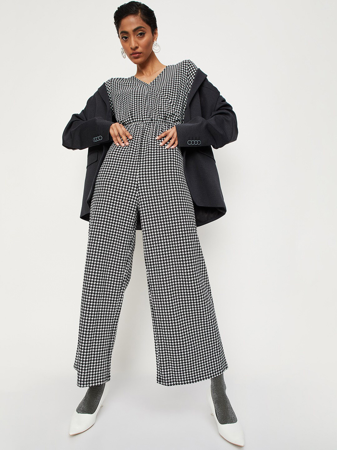 

max V-Neck Checked Basic Jumpsuit, Black