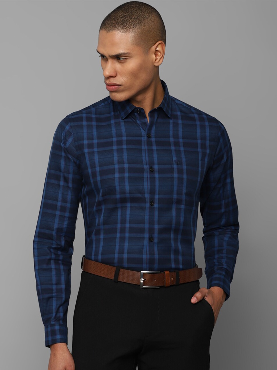 

Allen Solly Men Slim Fit Checked Cotton Formal Shirt, Navy blue