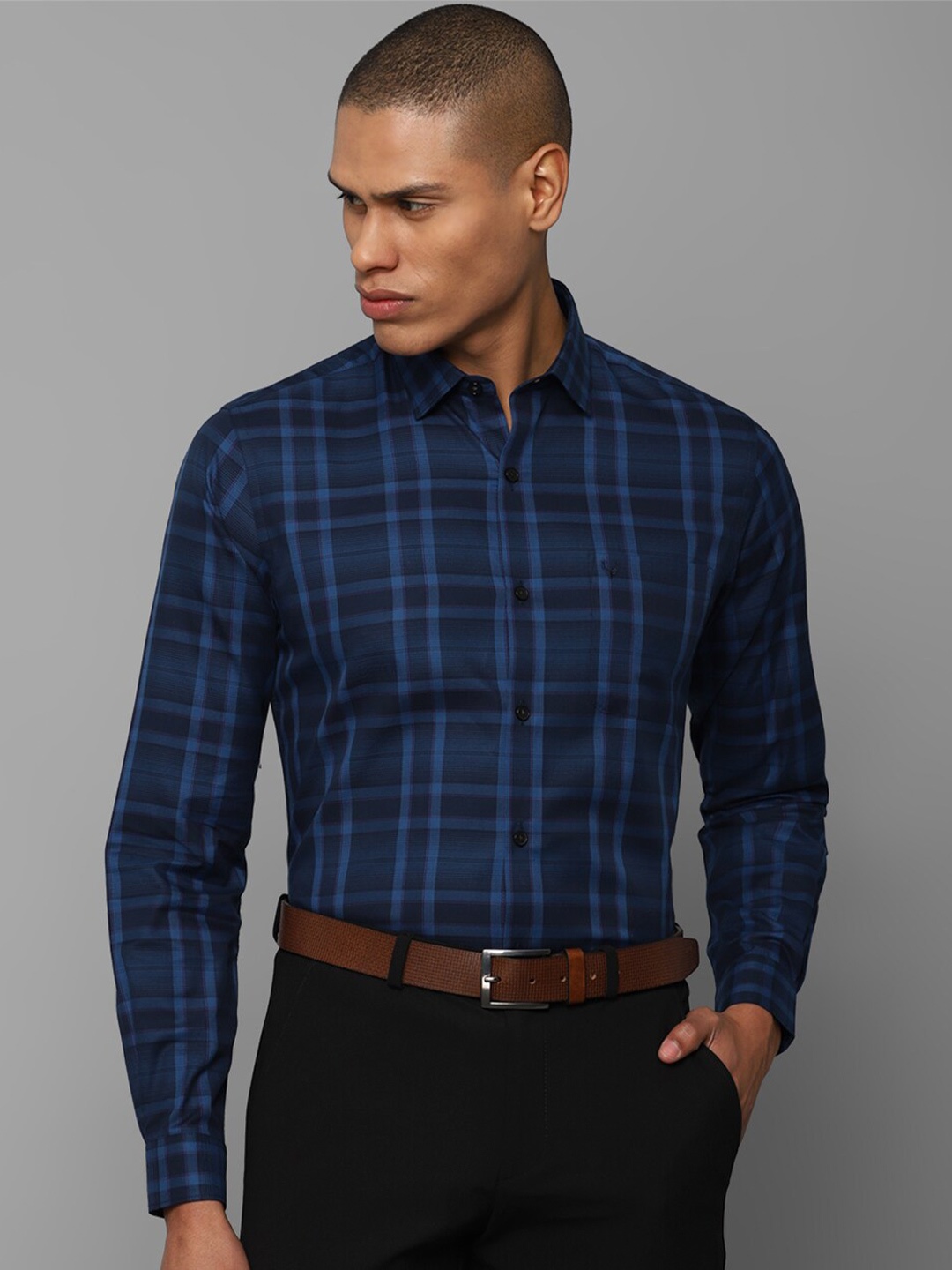 

Allen Solly Men Slim Fit Checked Cotton Formal Shirt, Navy blue
