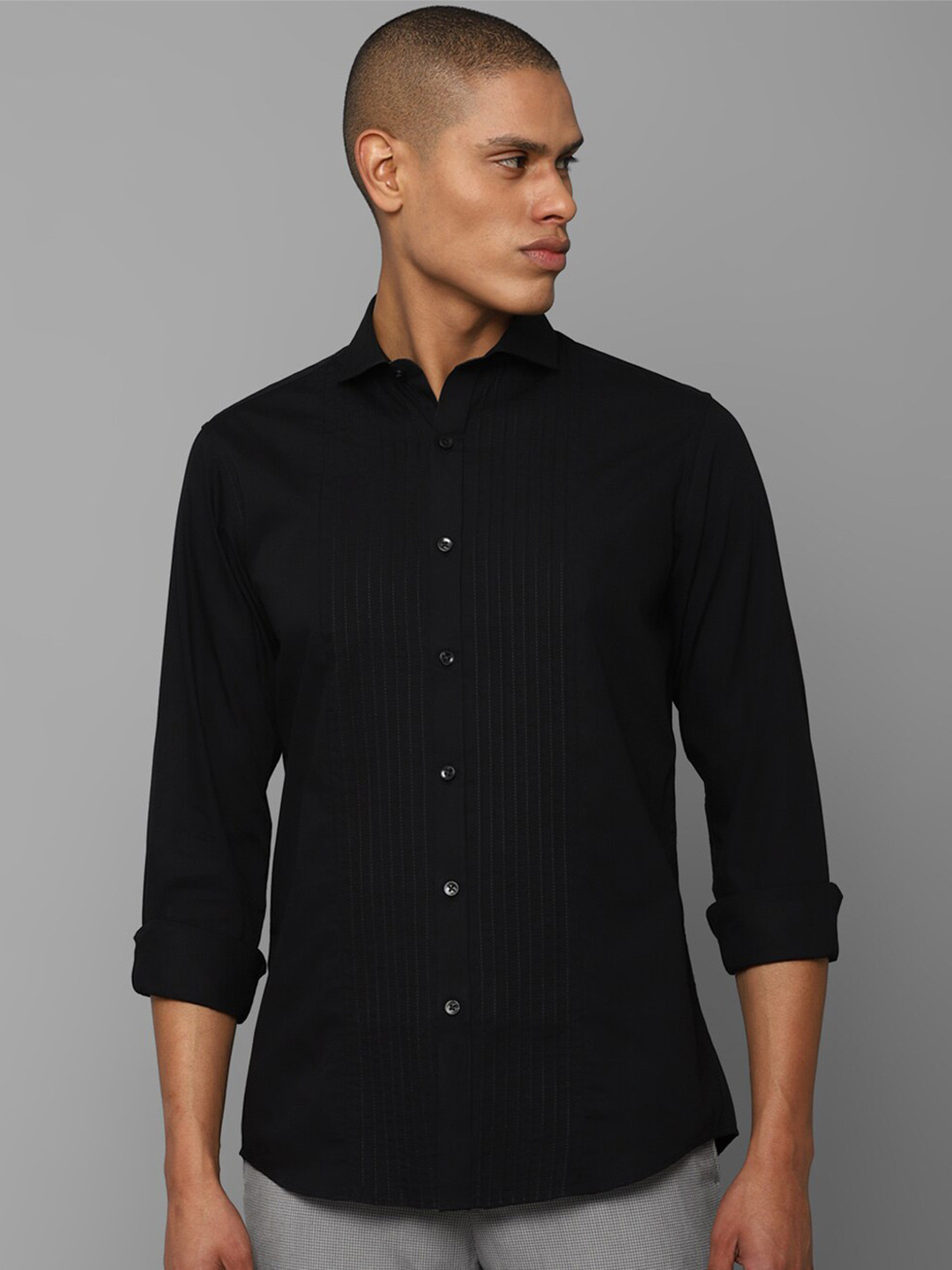 

Allen Solly Men Slim Fit Striped Cotton Casual Shirt, Black